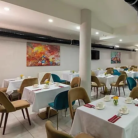 Efes Hotel 3*