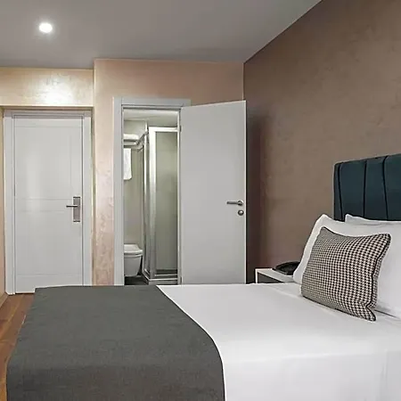 Efes Hotel 3*